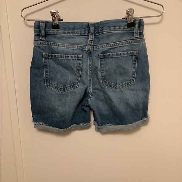 The Children’s Places Shorts - Picture 2 of 3